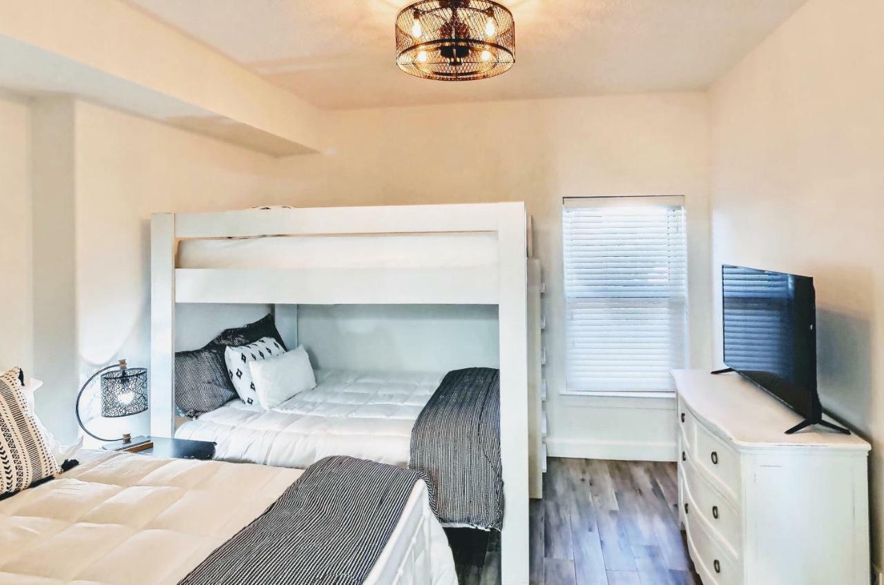 Barefoot Bliss - Beachfront Condo - Sleeps 12 巴拿马城 外观 照片