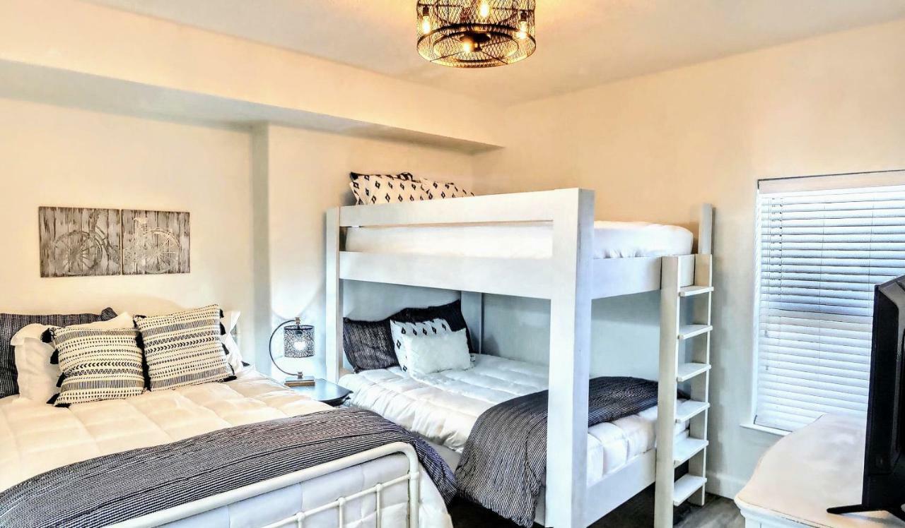 Barefoot Bliss - Beachfront Condo - Sleeps 12 巴拿马城 外观 照片